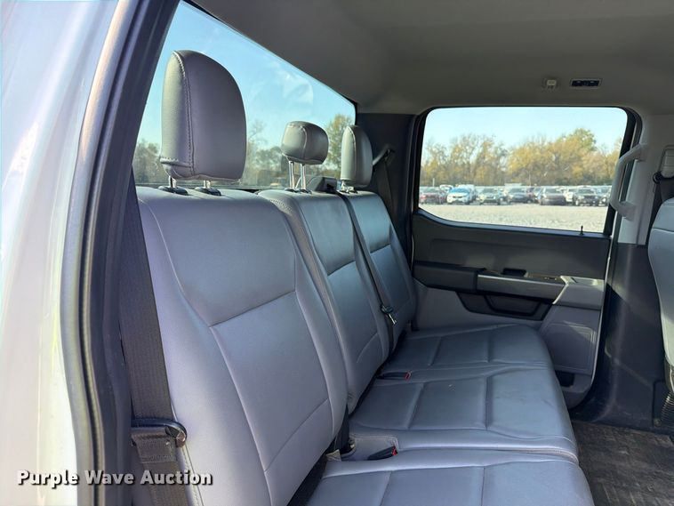 image for item YA5652 2021 Ford F150 Crew Cab pickup truck