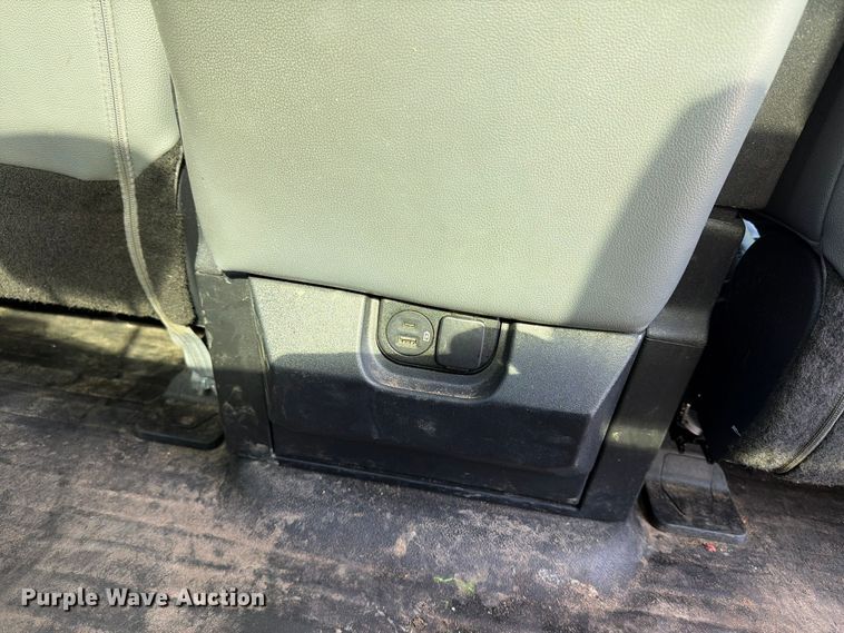 image for item YA5652 2021 Ford F150 Crew Cab pickup truck