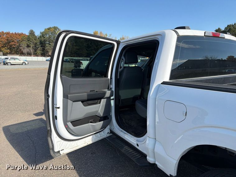 image for item YA5652 2021 Ford F150 Crew Cab pickup truck