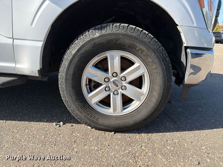 image for item YA5652 2021 Ford F150 Crew Cab pickup truck