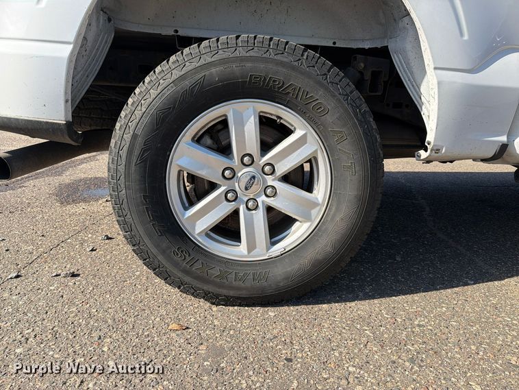 image for item YA5652 2021 Ford F150 Crew Cab pickup truck