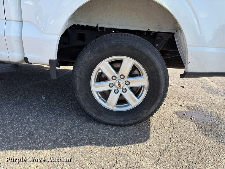 image for item YA5652 2021 Ford F150 Crew Cab pickup truck