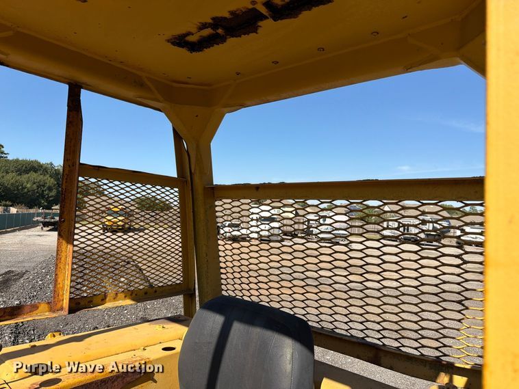 image for item DT3089 Caterpillar 955L track loader