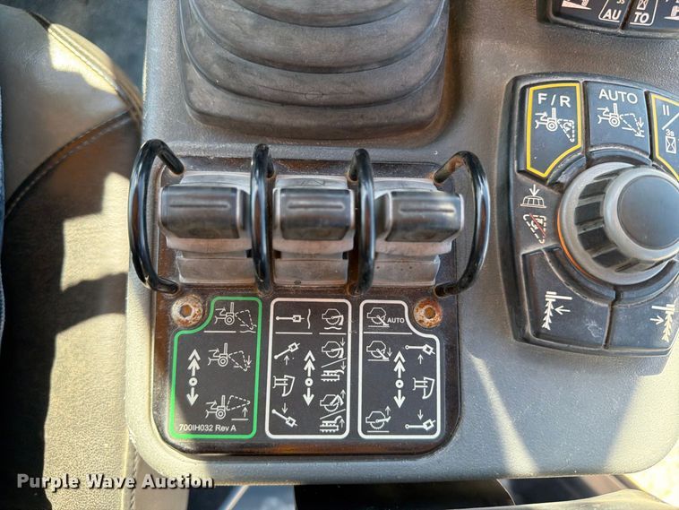 image for item DV2137 2023 Vermeer RTX1250i2 cable plow