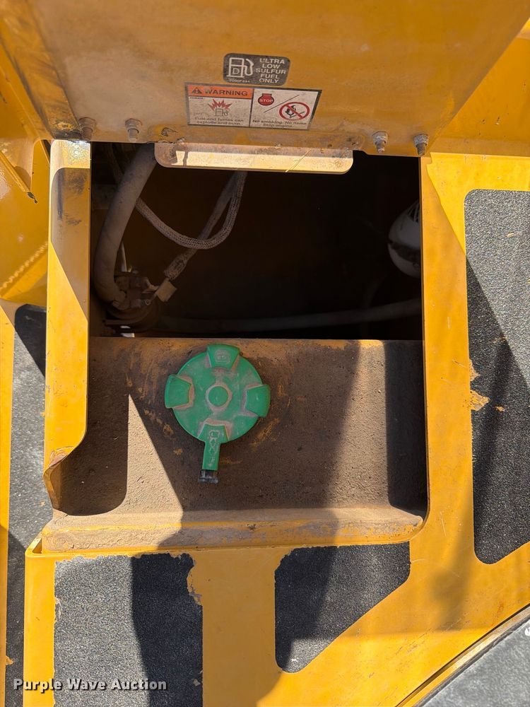 image for item DV2137 2023 Vermeer RTX1250i2 cable plow