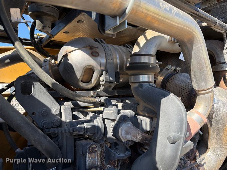image for item DV2137 2023 Vermeer RTX1250i2 cable plow