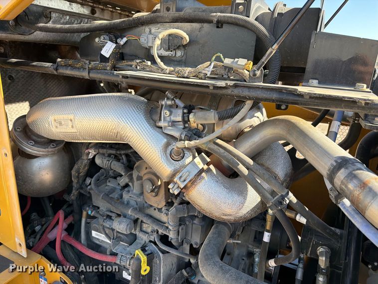 image for item DV2137 2023 Vermeer RTX1250i2 cable plow