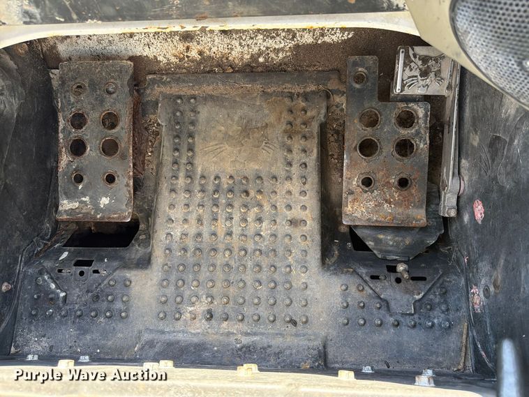 image for item DV7410 2018 Bobcat T650 tracked skid steer loader