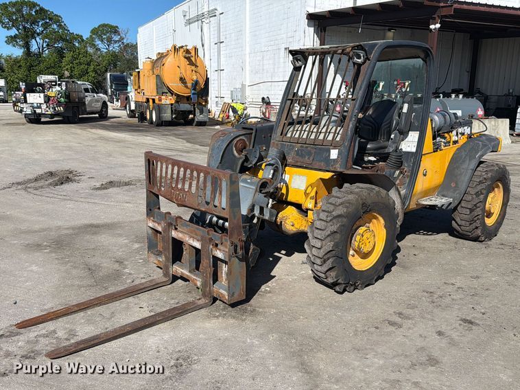 image for item DV7411 2005 JCB 524 telehandler