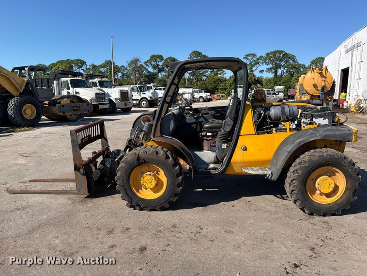 image for item DV7411 2005 JCB 524 telehandler