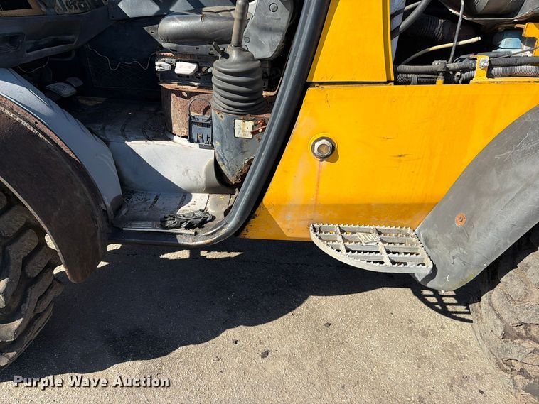 image for item DV7411 2005 JCB 524 telehandler