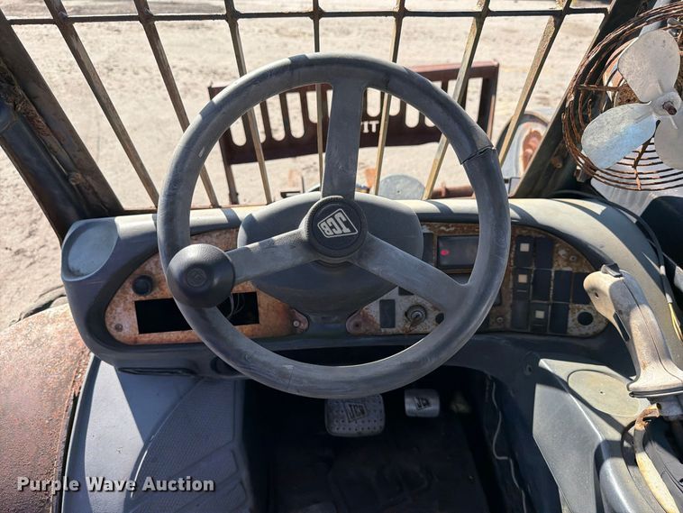 image for item DV7411 2005 JCB 524 telehandler