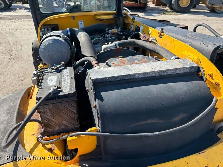 image for item DV7411 2005 JCB 524 telehandler