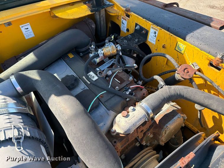 image for item DV7411 2005 JCB 524 telehandler