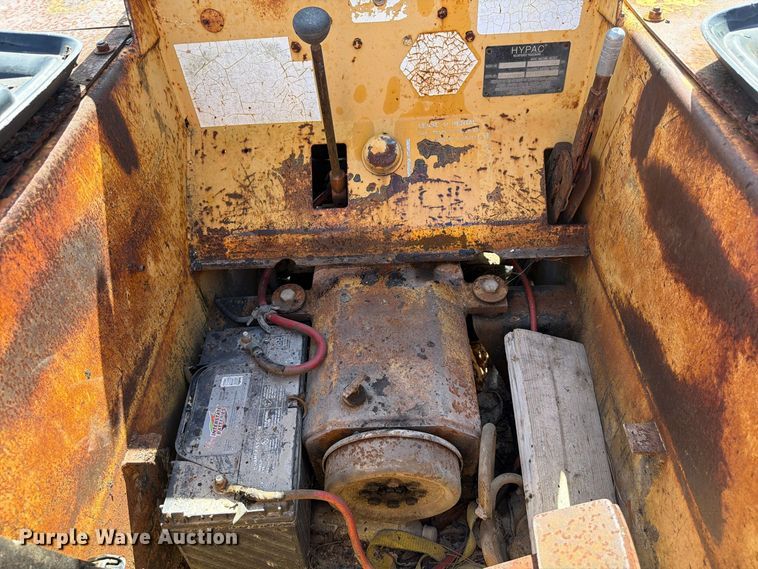 image for item DV7416 Hypac C530A pneumatic roller