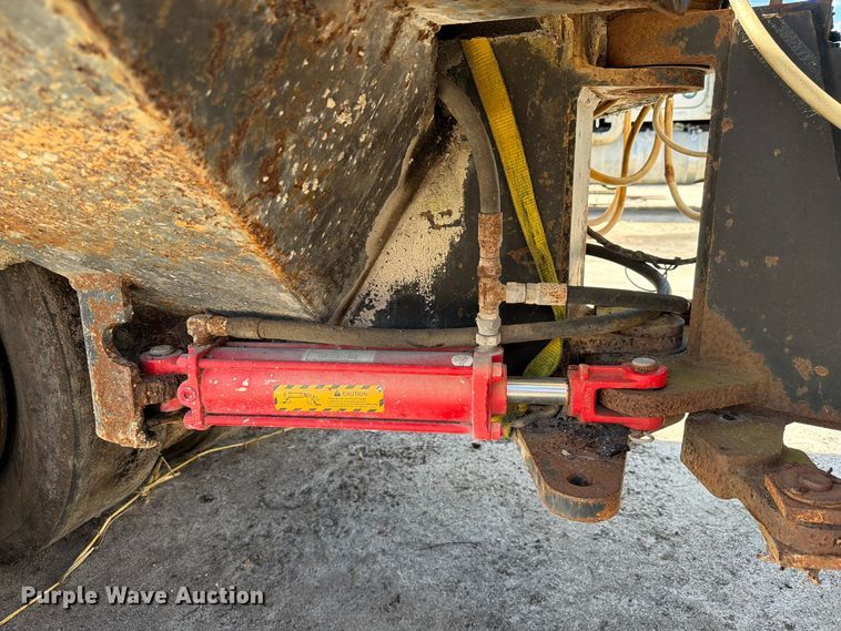 image for item DV7416 Hypac C530A pneumatic roller