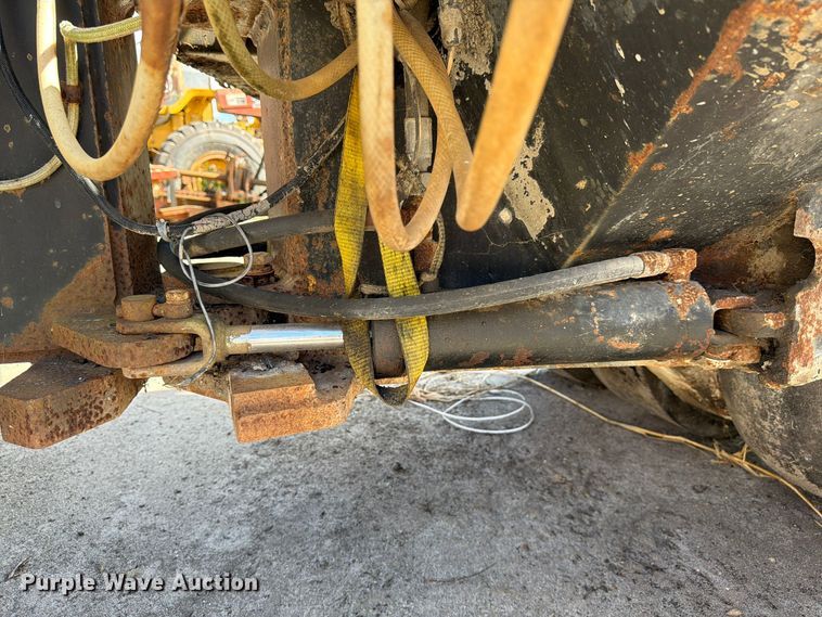 image for item DV7416 Hypac C530A pneumatic roller