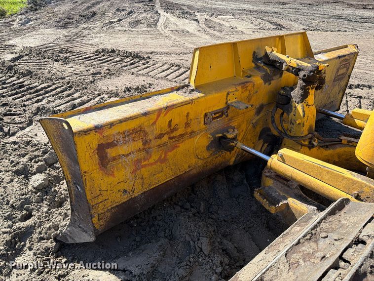 image for item DV7421 2021 Komatsu D39PX-24 dozer