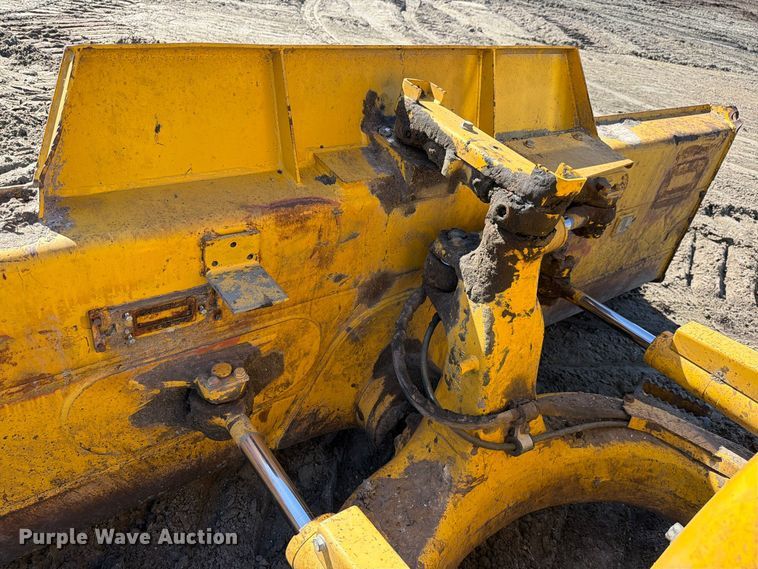 image for item DV7421 2021 Komatsu D39PX-24 dozer