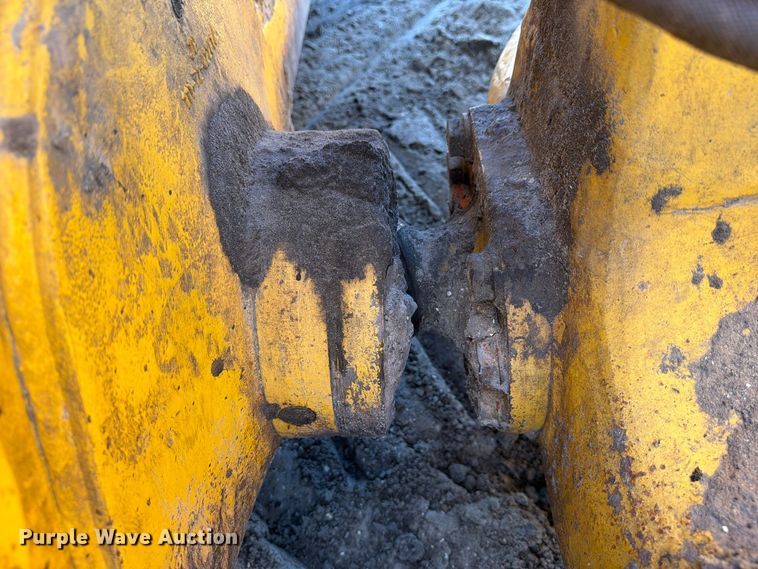 image for item DV7421 2021 Komatsu D39PX-24 dozer
