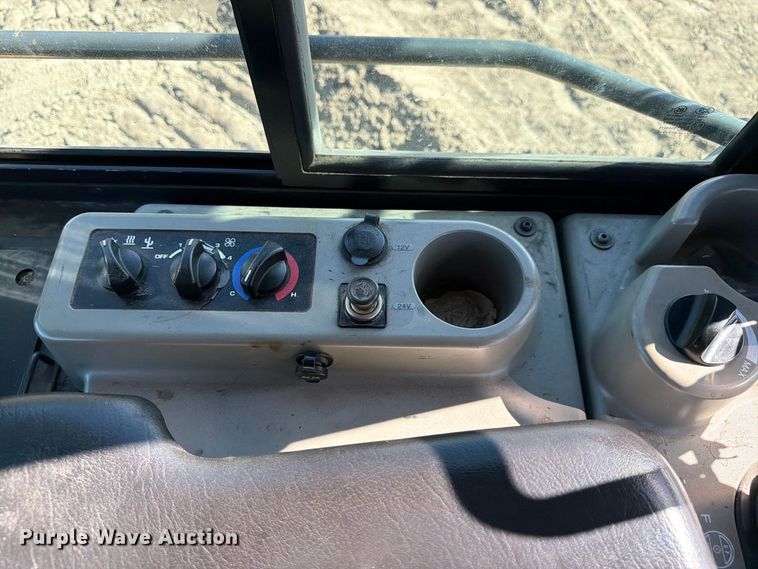 image for item DV7421 2021 Komatsu D39PX-24 dozer
