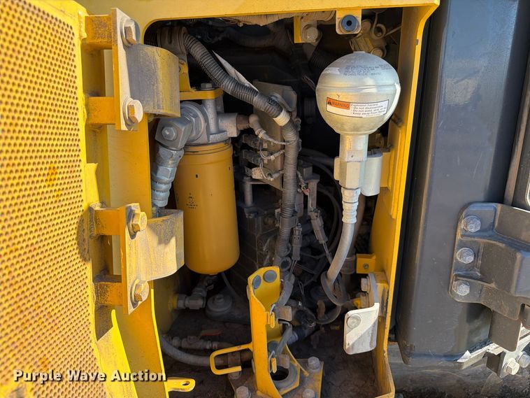 image for item DV7421 2021 Komatsu D39PX-24 dozer