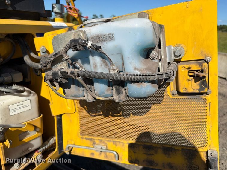 image for item DV7421 2021 Komatsu D39PX-24 dozer