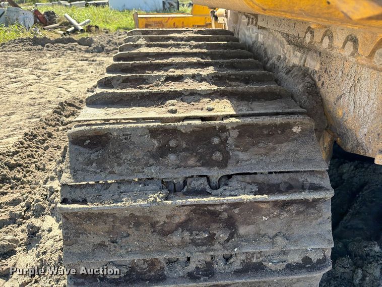 image for item DV7421 2021 Komatsu D39PX-24 dozer