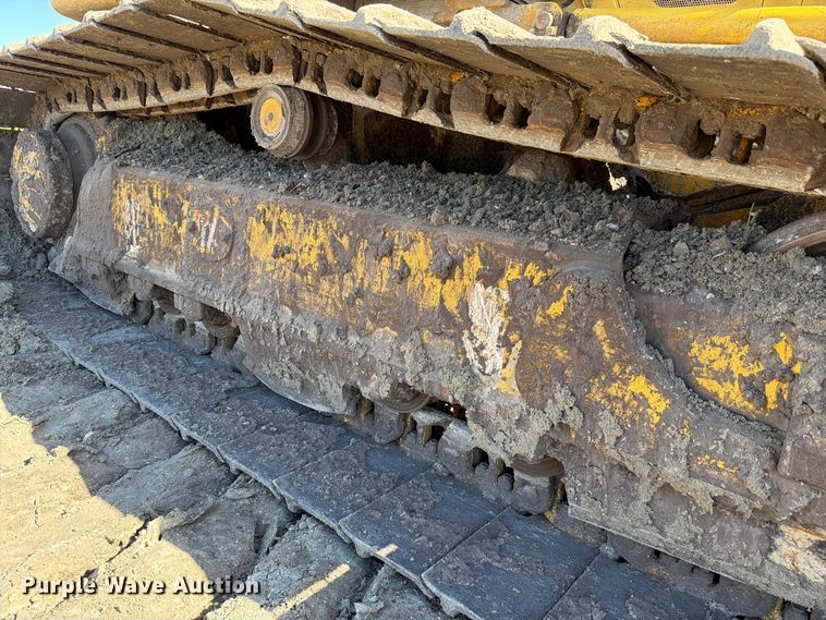 image for item DV7421 2021 Komatsu D39PX-24 dozer