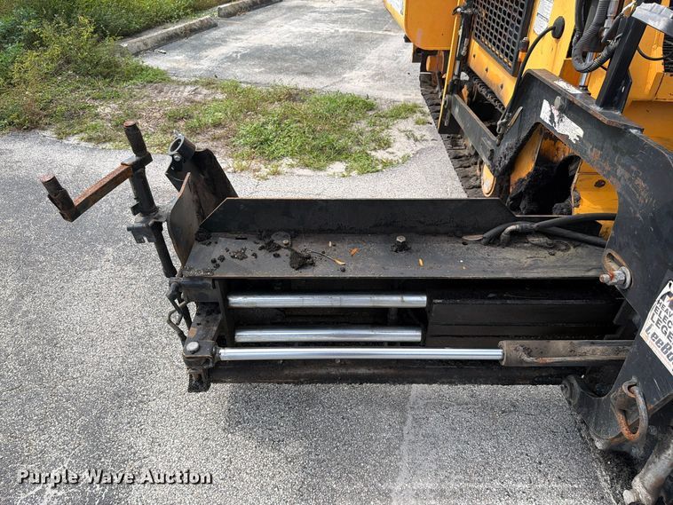 image for item DV7424 2016 Lee-Boy 8616B paver