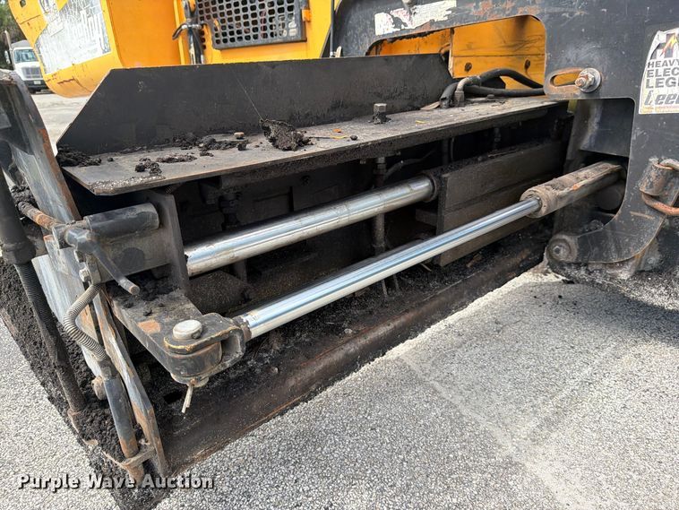 image for item DV7424 2016 Lee-Boy 8616B paver