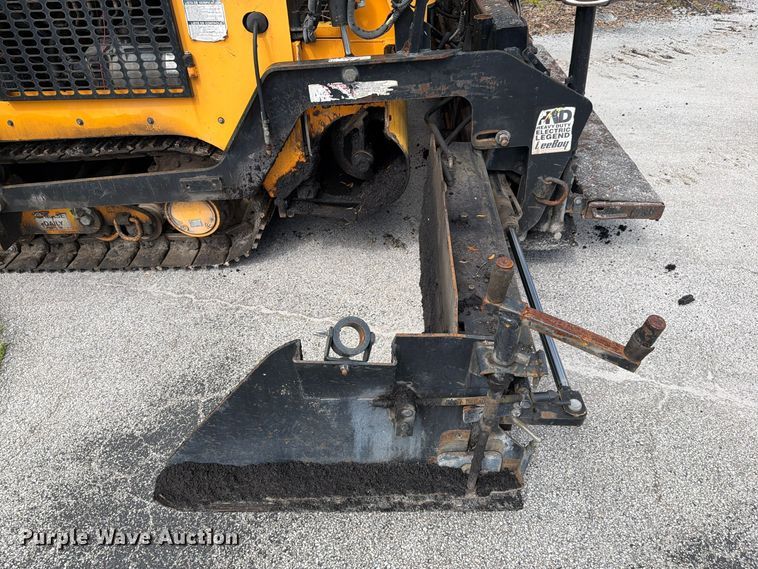 image for item DV7424 2016 Lee-Boy 8616B paver