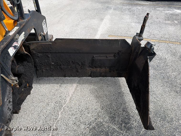 image for item DV7424 2016 Lee-Boy 8616B paver