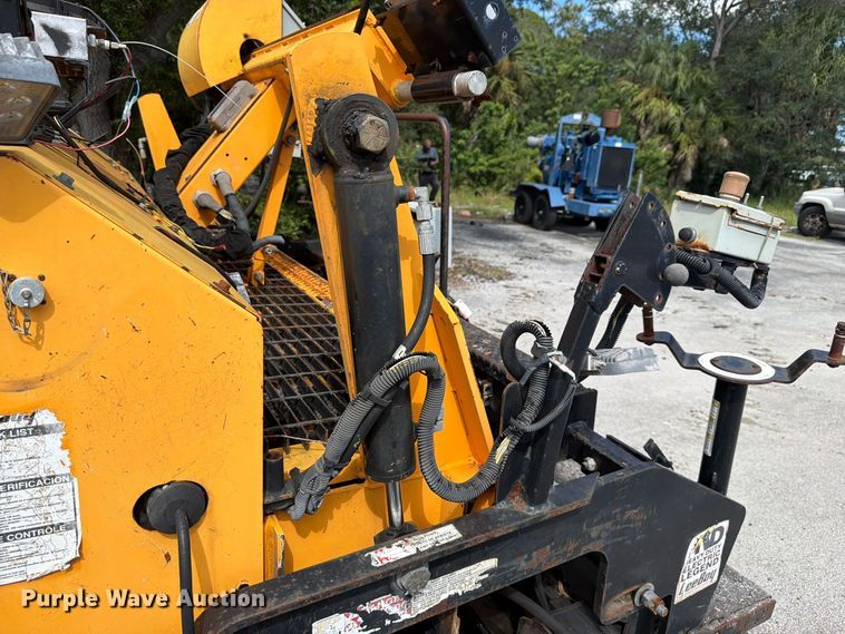 image for item DV7424 2016 Lee-Boy 8616B paver