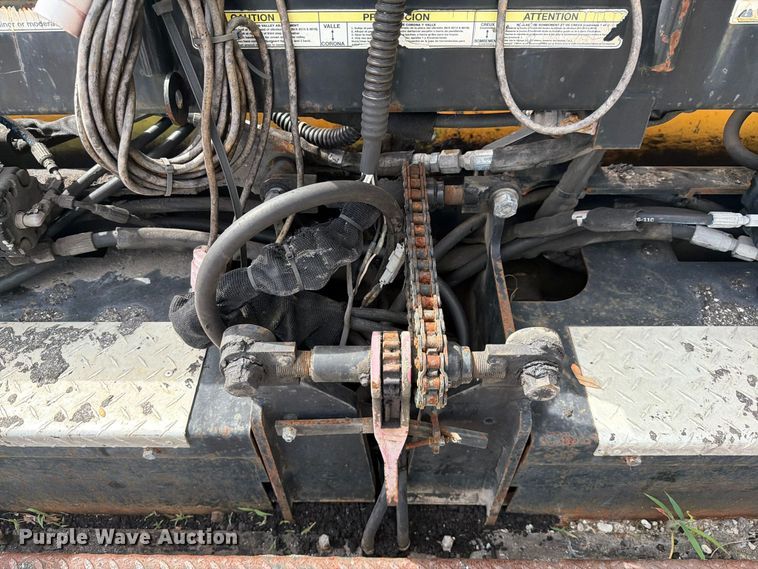 image for item DV7424 2016 Lee-Boy 8616B paver