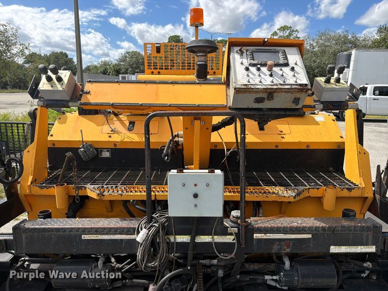 image for item DV7424 2016 Lee-Boy 8616B paver