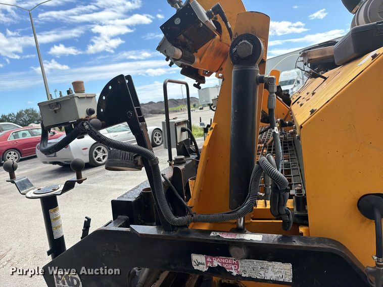 image for item DV7424 2016 Lee-Boy 8616B paver