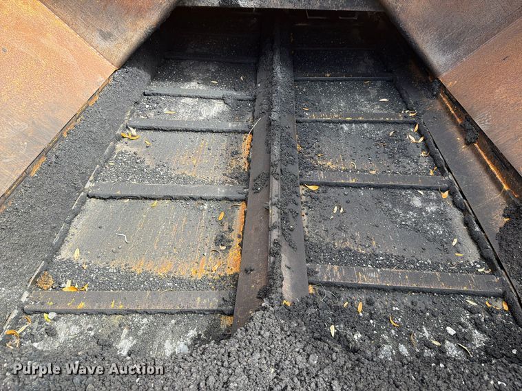 image for item DV7424 2016 Lee-Boy 8616B paver