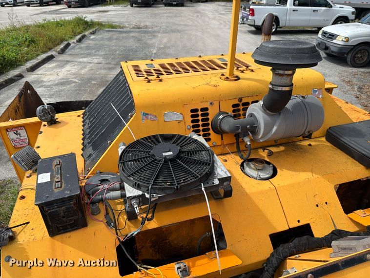 image for item DV7424 2016 Lee-Boy 8616B paver