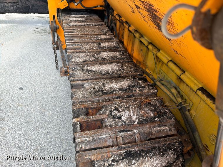 image for item DV7424 2016 Lee-Boy 8616B paver