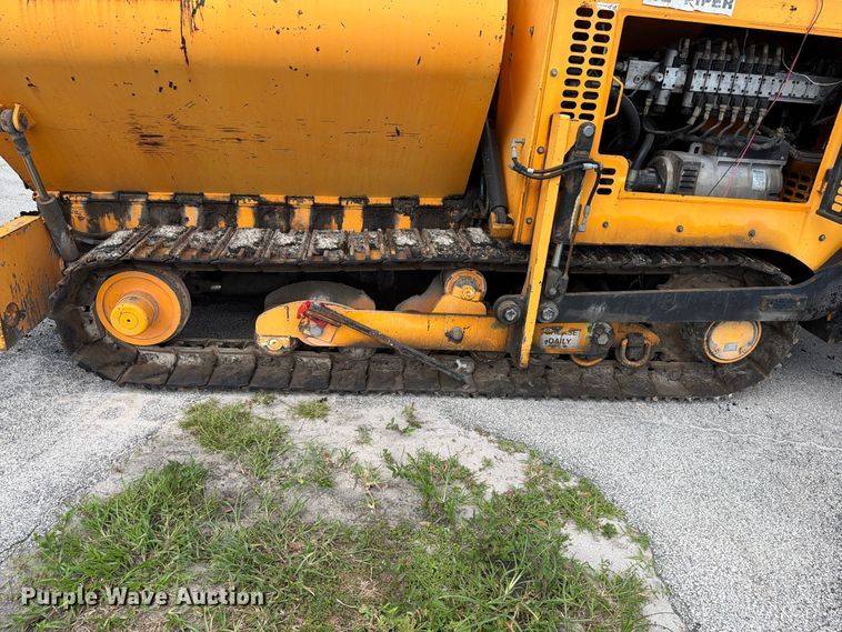 image for item DV7424 2016 Lee-Boy 8616B paver