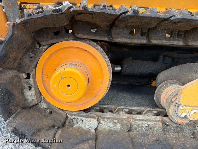 image for item DV7424 2016 Lee-Boy 8616B paver