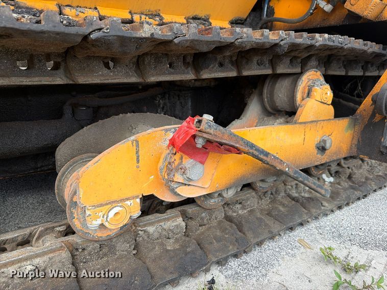 image for item DV7424 2016 Lee-Boy 8616B paver