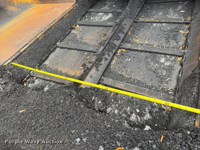 image for item DV7424 2016 Lee-Boy 8616B paver