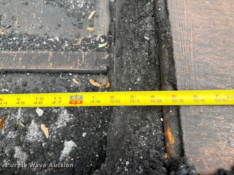image for item DV7424 2016 Lee-Boy 8616B paver