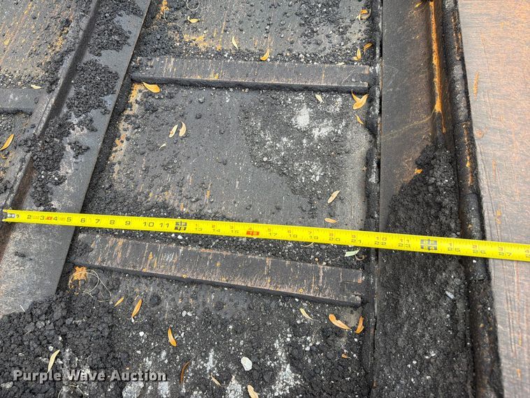 image for item DV7424 2016 Lee-Boy 8616B paver