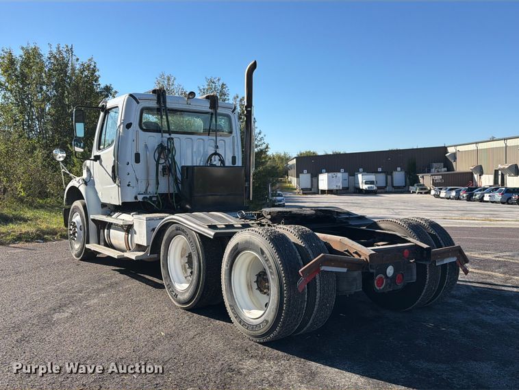 image for item DZ4857 2013 Freightliner Business Class M2 semi truck