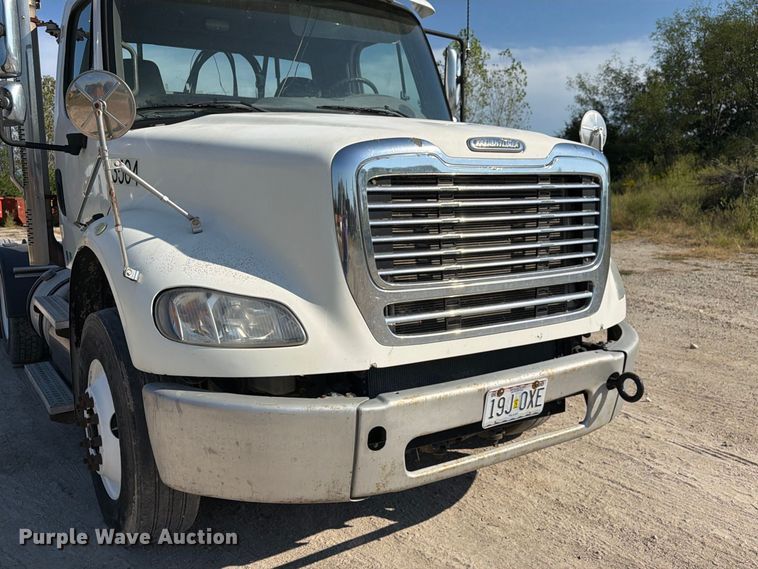 image for item DZ4857 2013 Freightliner Business Class M2 semi truck
