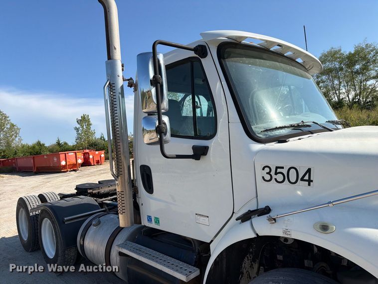 image for item DZ4857 2013 Freightliner Business Class M2 semi truck
