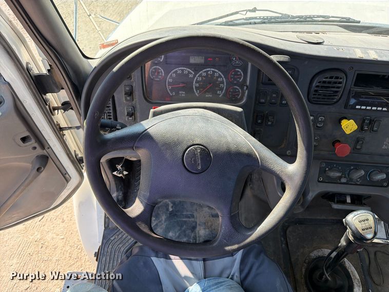 image for item DZ4857 2013 Freightliner Business Class M2 semi truck